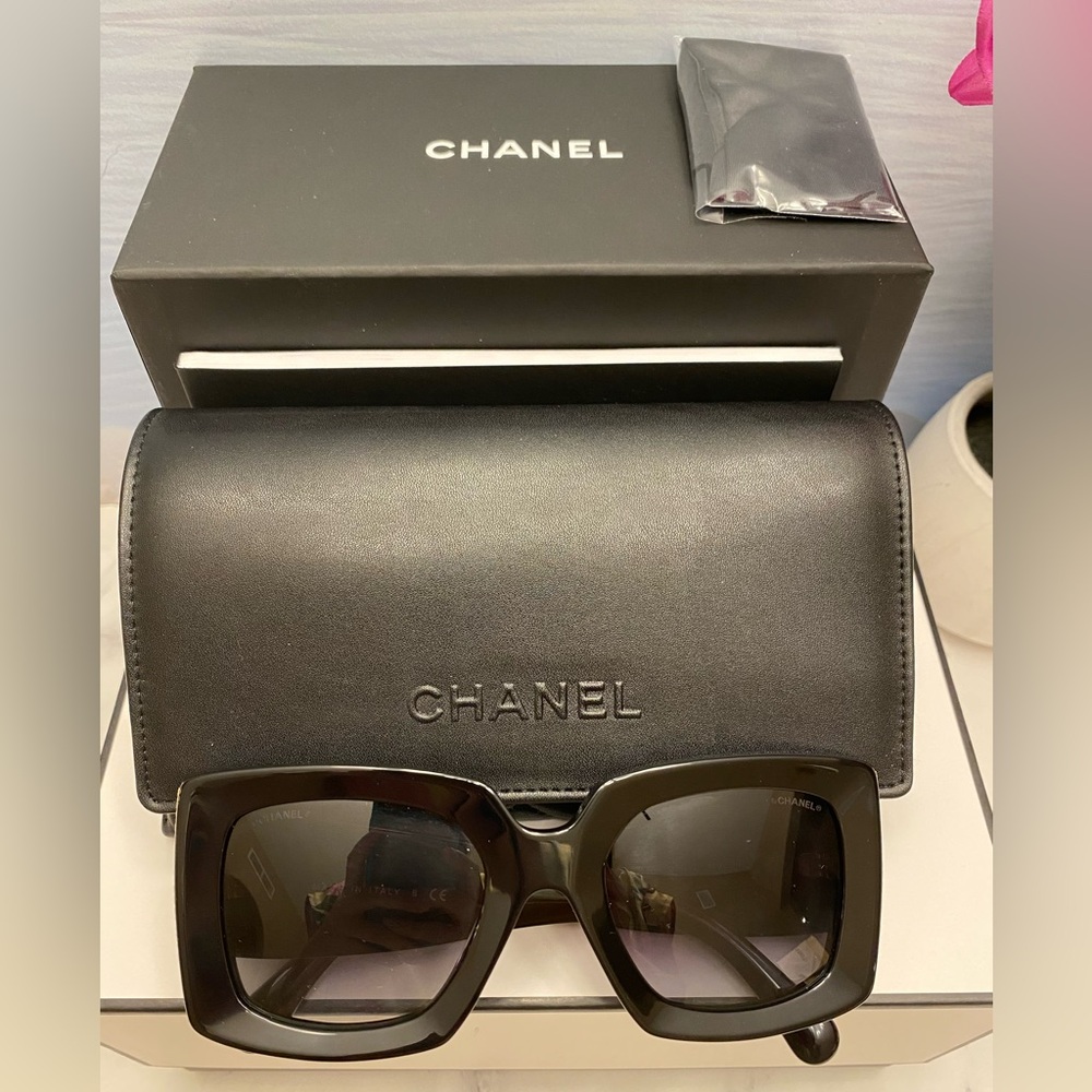 Square Chanel Sunglasses - Model 5435 BLACK - COCO CHANEL-CC Logo